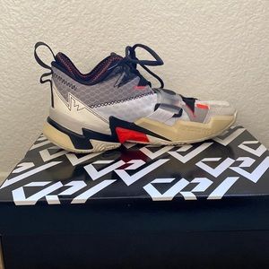 Selling the Jordan WHY NOT ZER0.3 Worn Once. Inside court shoe.